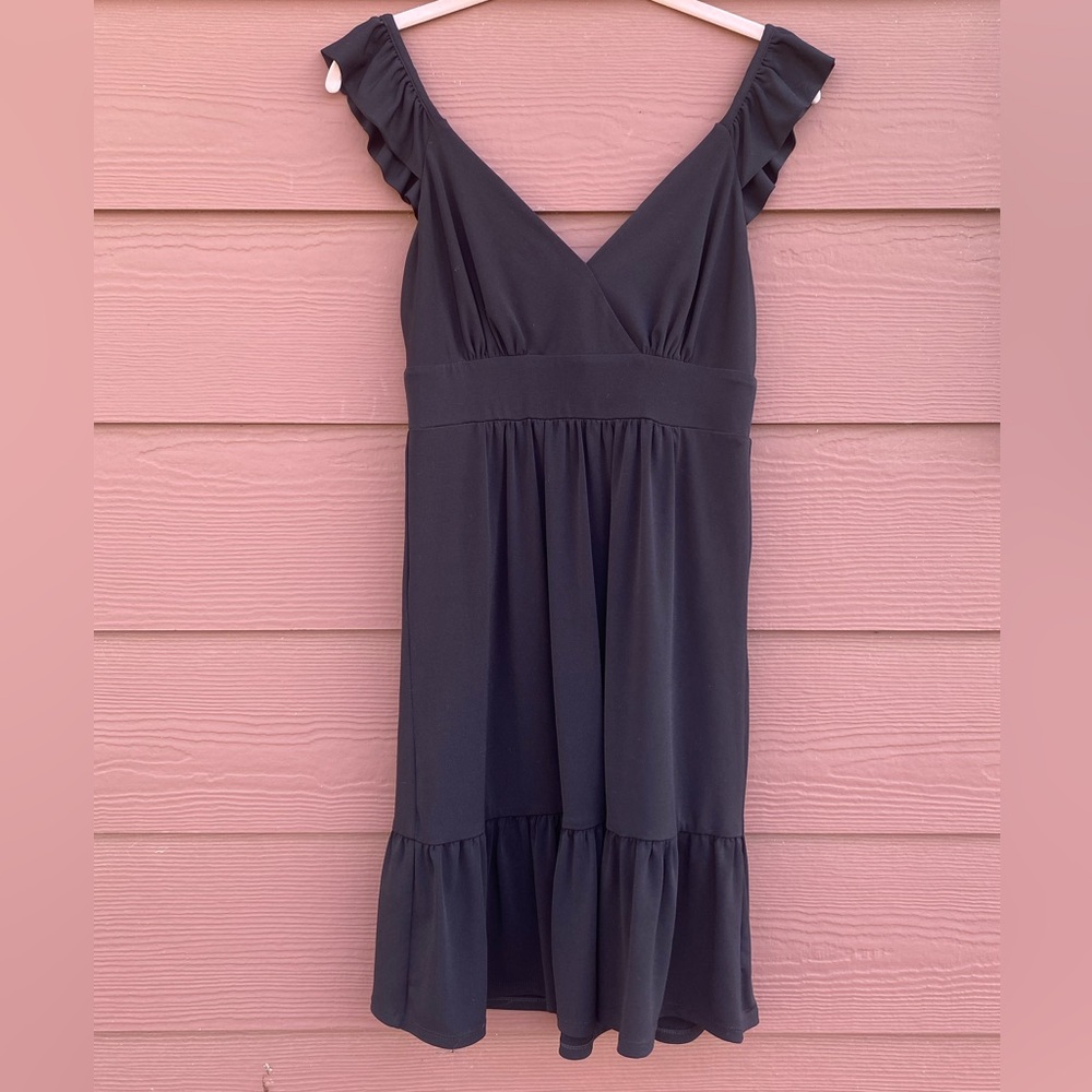 White House Black Market Black Mini Stress Ruffles Flowy Size 0